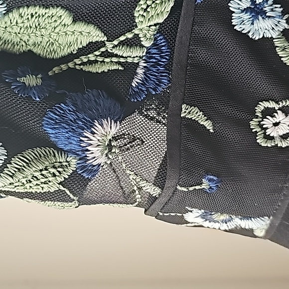 NWT BCBGeneration Sleeveless Black Floral Dress, Women's Size 4 - Picture 4 of 7